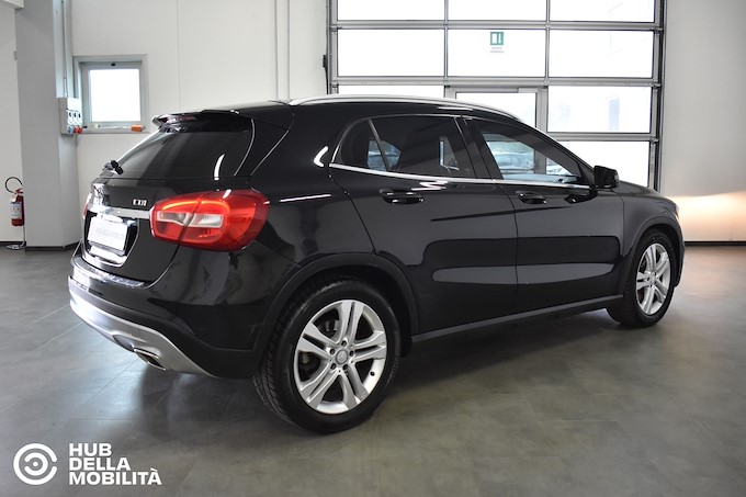 MERCEDES-BENZ GLA 180 CDI Sport